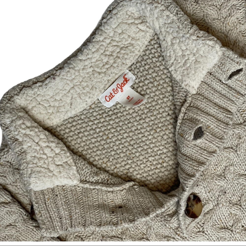 Boys Cat & Jack Cable Knit Sweater Sz5 - Picture 2 of 2
